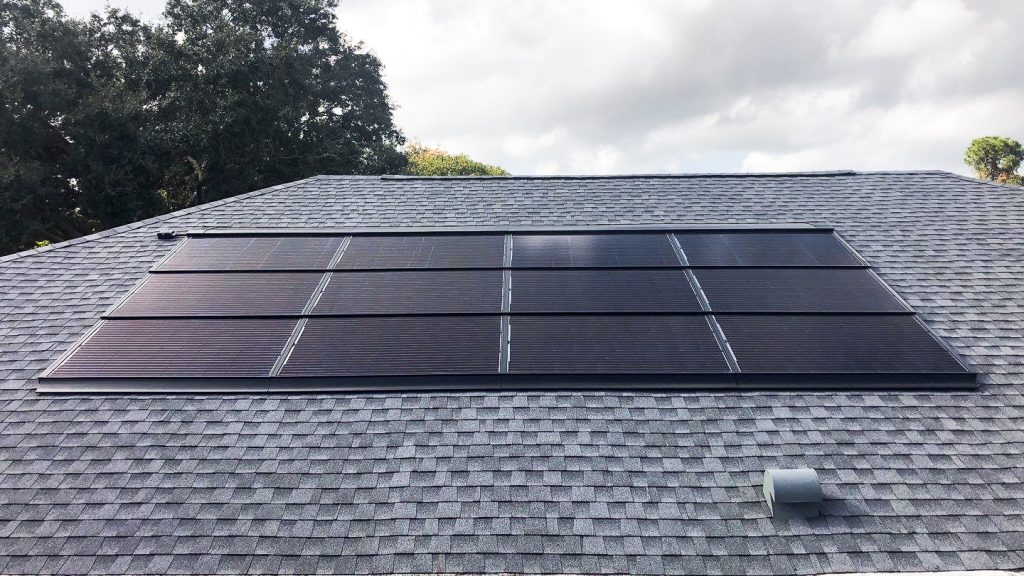 Roof with a set of nine solar panels 